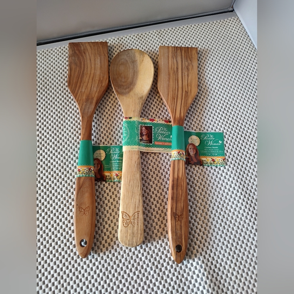 Pioneer Woman 3pcs Kitchen Accessories Cowboy Rustic Wood NWT Turners & Spoon
